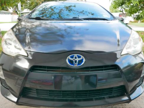 Used 2013 Toyota Prius C Two image 1