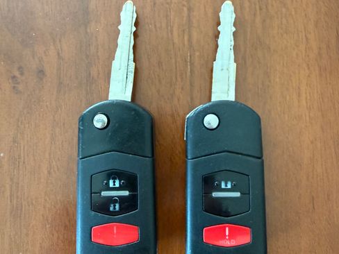 Used 2012 MAZDA MAZDA5 Sport image 31