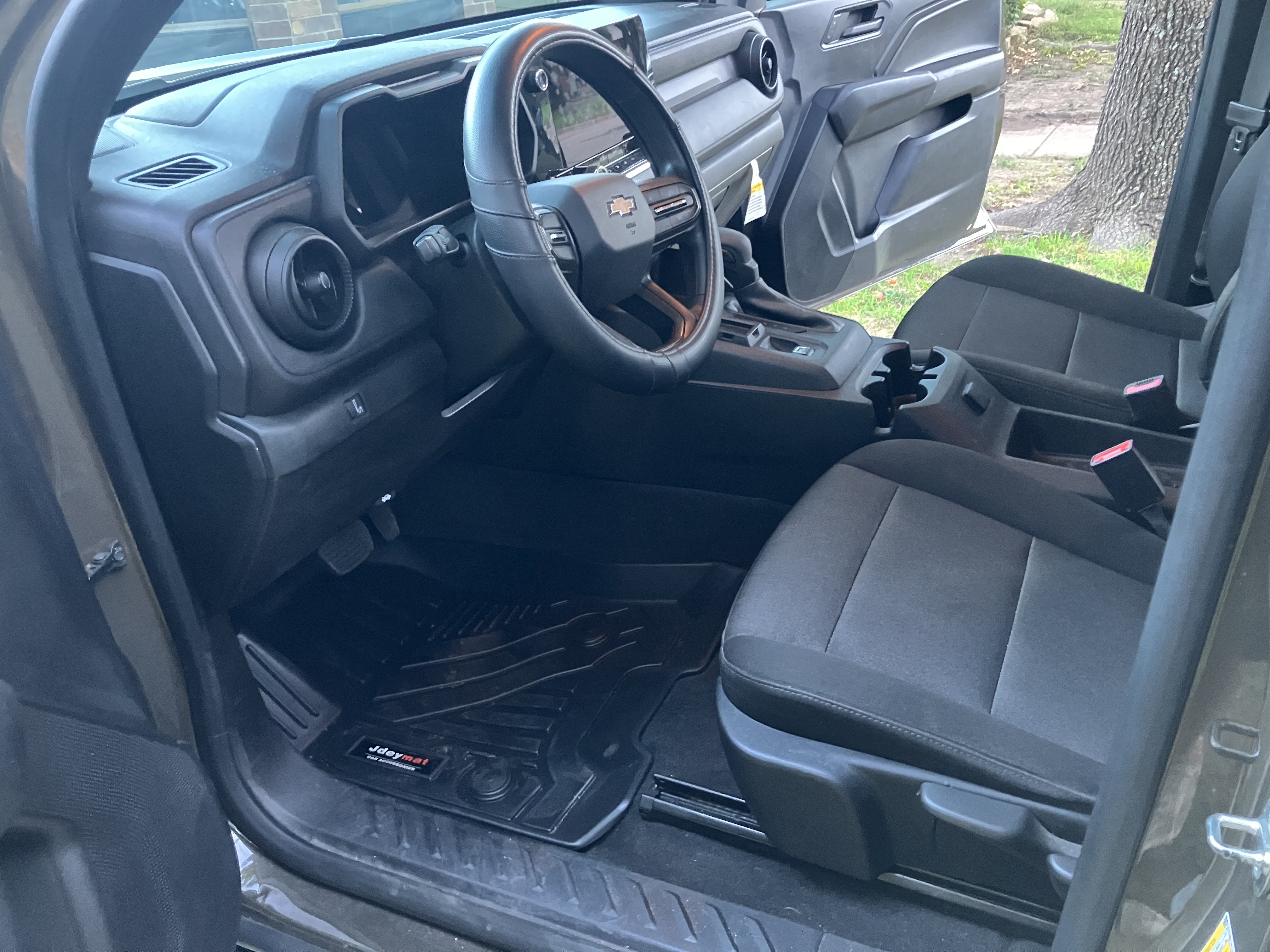 Used 2023 Chevrolet Colorado W/T RWD image 14