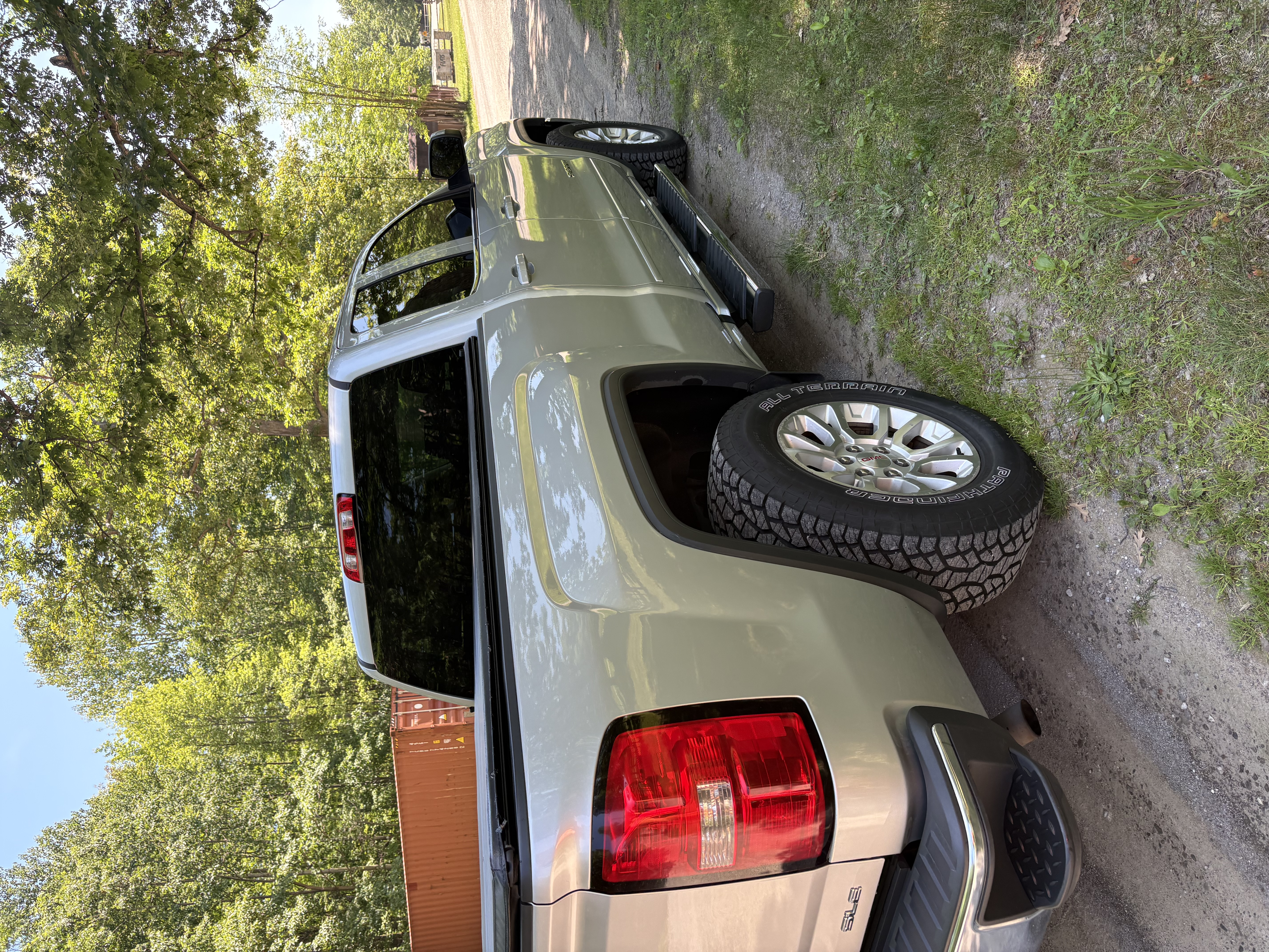 Used 2019 GMC Sierra 1500 SLE w/ SLE Value Package AWD/4WD image 10