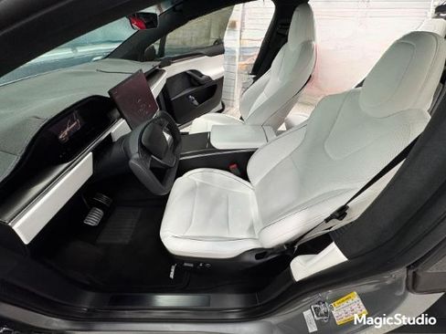 Used 2024 Tesla Model X Plaid image 16