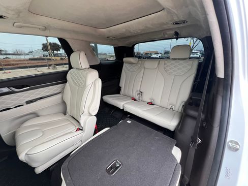 Used 2021 Hyundai Palisade Calligraphy image 4