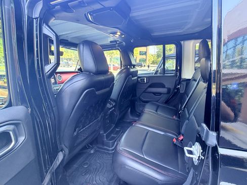 Used 2021 Jeep Wrangler Unlimited Rubicon AWD/4WD image 15