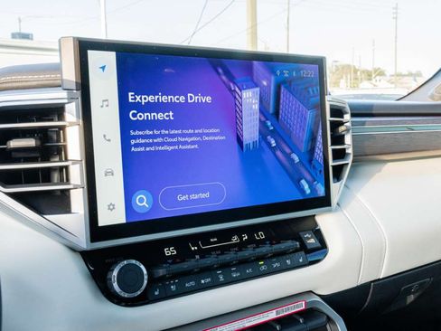 Used 2024 Toyota Sequoia Capstone image 15