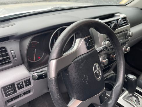 Used 2012 Toyota 4Runner SR5 w/ Convenience Pkg image 17