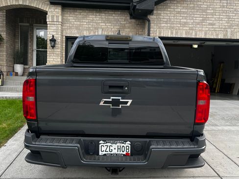 Used 2017 Chevrolet Colorado Z71 AWD/4WD image 6