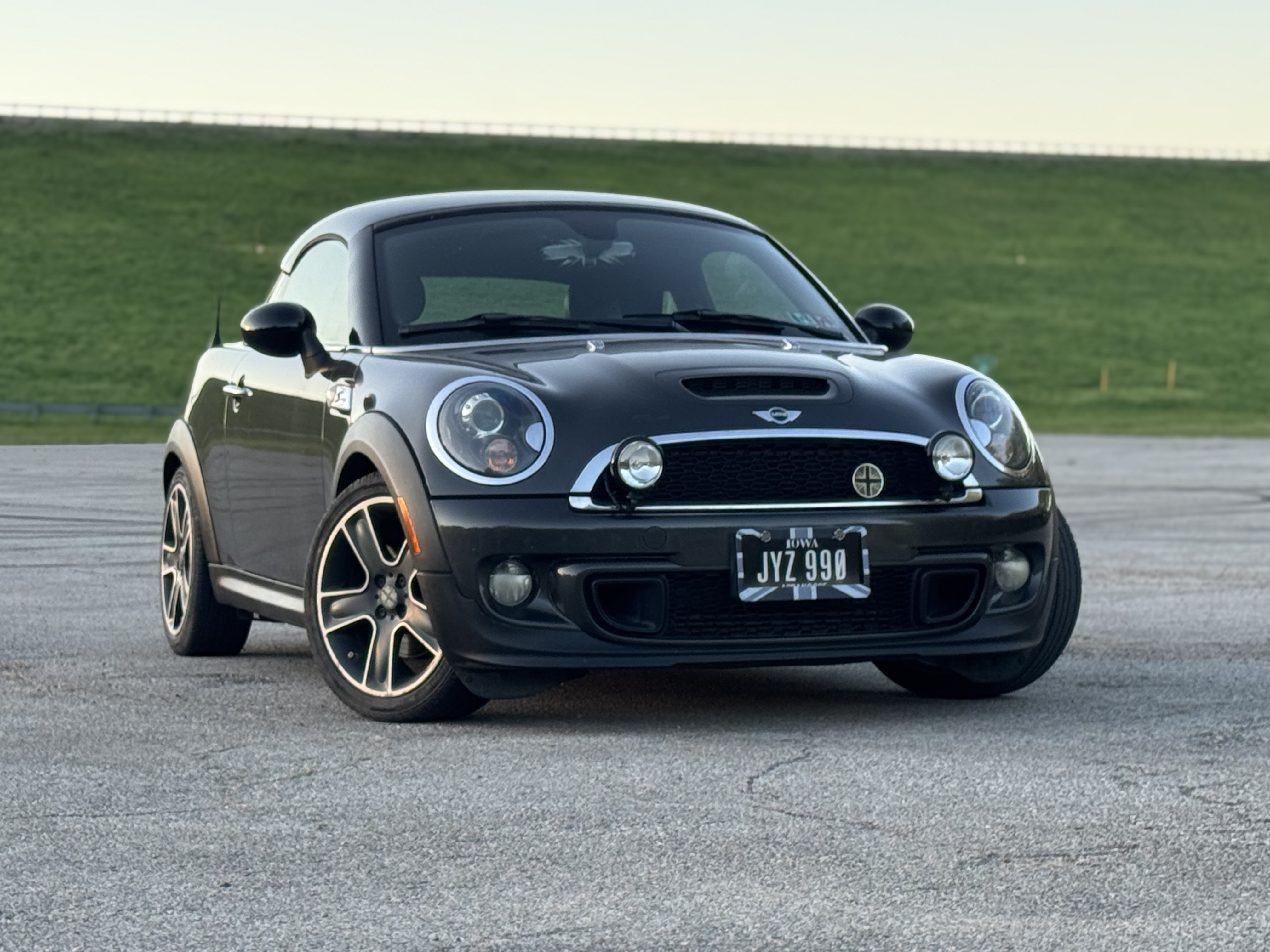 Used 2012 MINI Cooper Coupe S FWD image 1