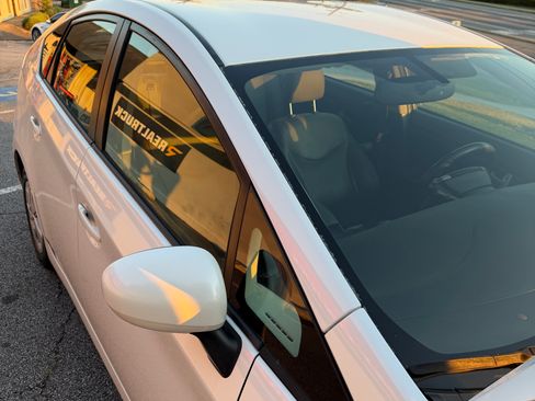 Used 2010 Toyota Prius Three image 18