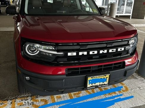 Used 2021 Ford Bronco Sport Outer Banks w/ Outer Banks Package AWD/4WD image 2