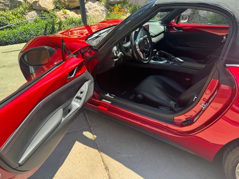 Used 2016 MAZDA MX-5 Miata Grand Touring RWD image 8