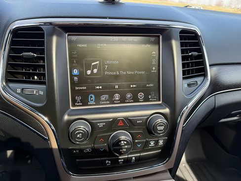 Used 2015 Jeep Grand Cherokee Limited w/ Trailer Tow Group IV image 13