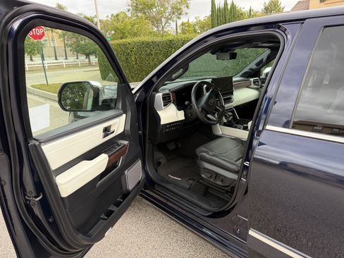 Used 2024 Toyota Tundra Capstone AWD/4WD image 5
