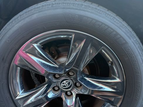 Used 2018 Toyota Highlander Limited Platinum image 8