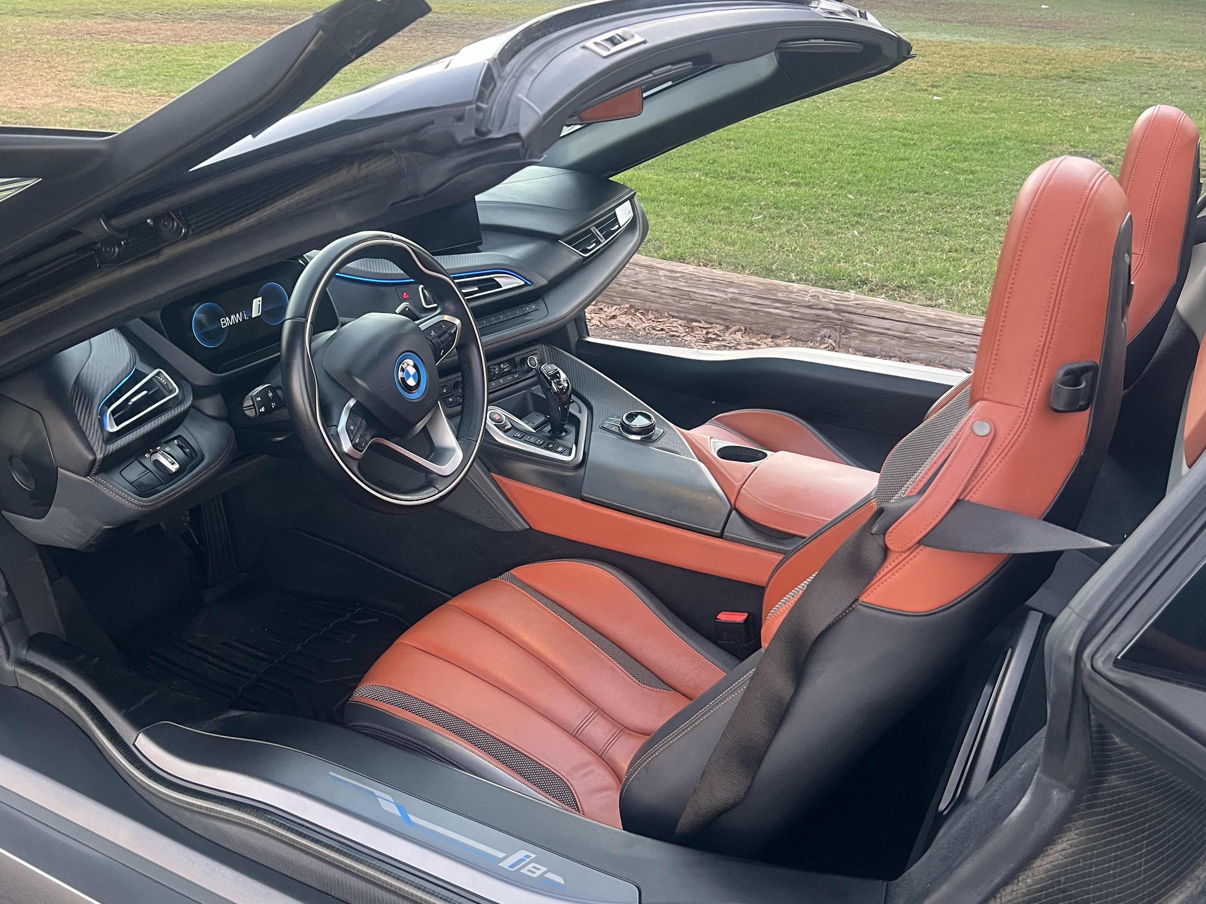 Used 2019 BMW i8 Roadster AWD/4WD image 10