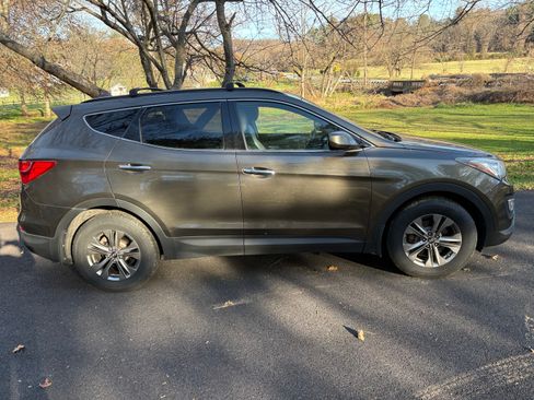 Used 2013 Hyundai Santa Fe Sport w/ Popular Equipment Pkg AWD/4WD image 2