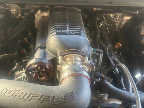 Used 2016 Cadillac Escalade Luxury image 4