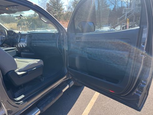 Used 2015 Toyota Tundra SR image 16