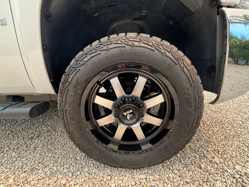 Used 2009 Chevrolet Silverado 2500 LT RWD image 11