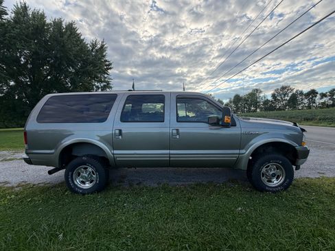 Used 2004 Ford Excursion Eddie Bauer AWD/4WD image 2