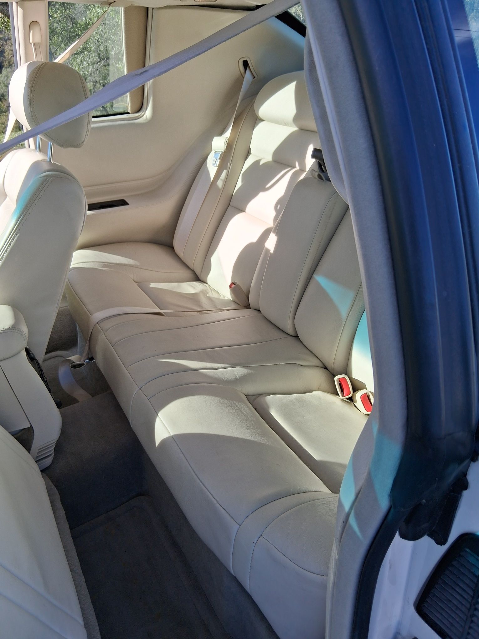 Used 2000 Cadillac Eldorado ESC w/ Comfort/Convenience Pkg FWD image 4