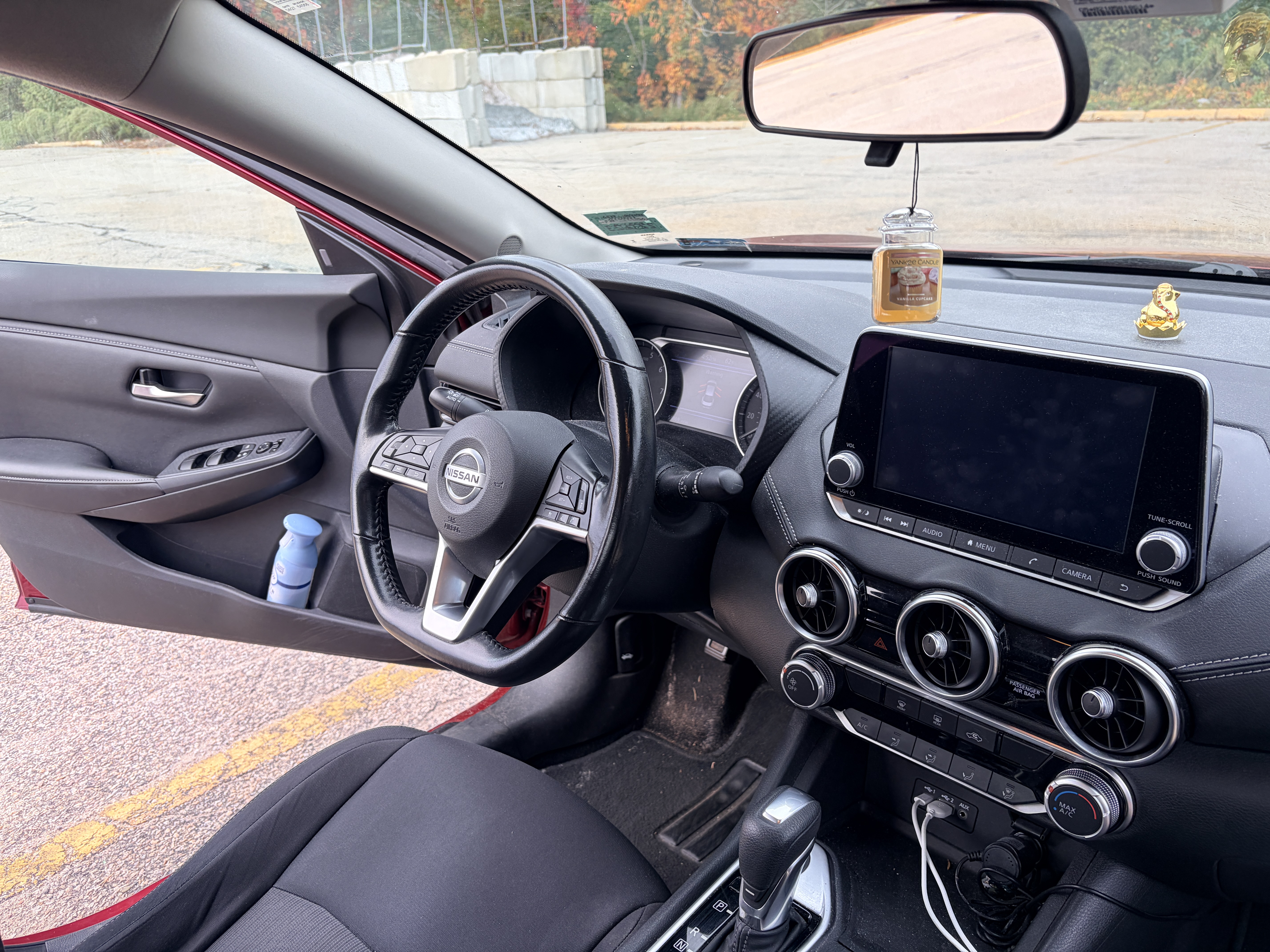 Used 2022 Nissan Sentra SV w/ Trunk Package FWD image 2