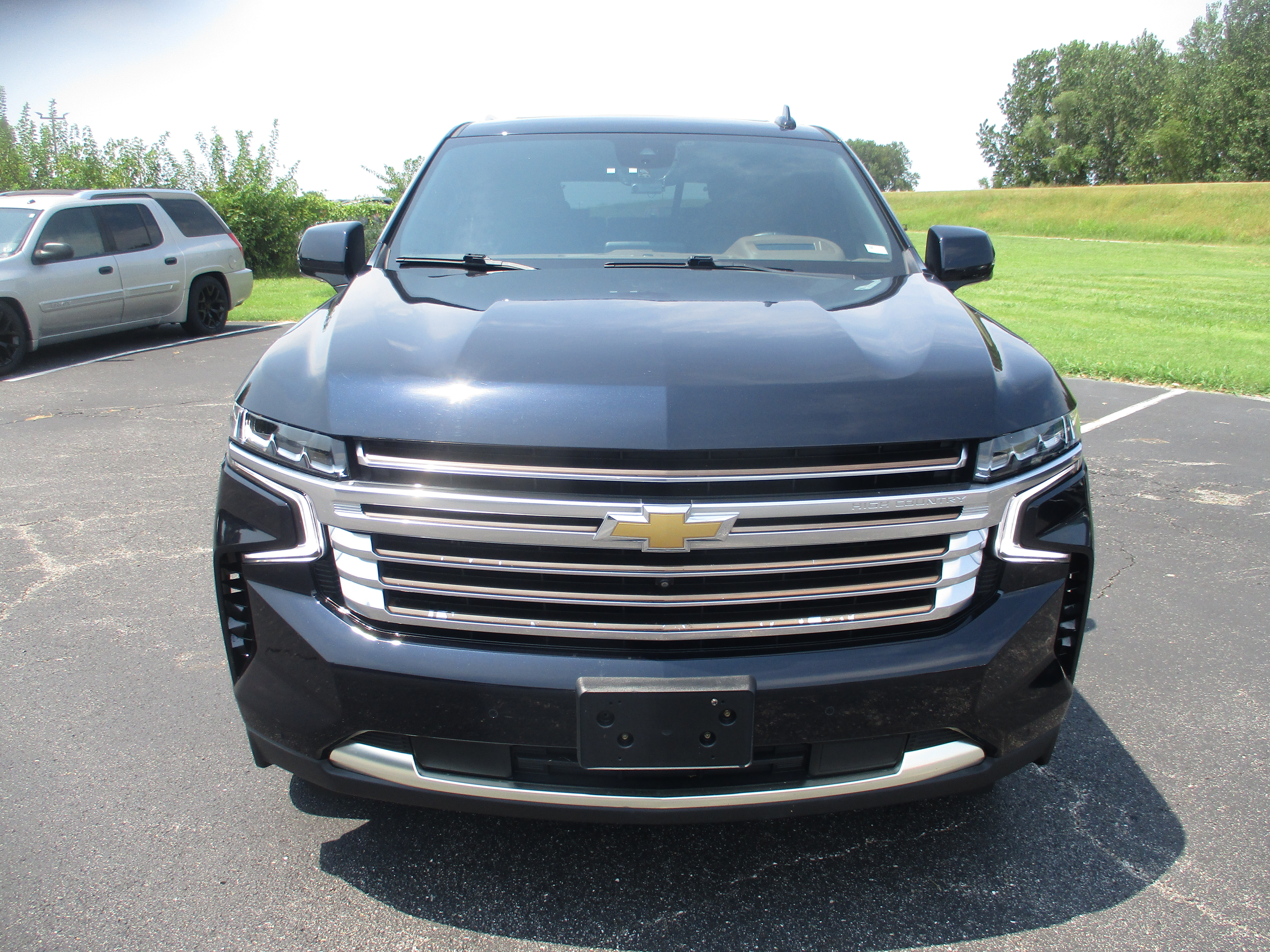Used 2023 Chevrolet Tahoe High Country AWD/4WD image 10