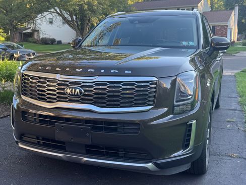 Used 2020 Kia Telluride EX w/ EX Premium Package AWD/4WD image 2