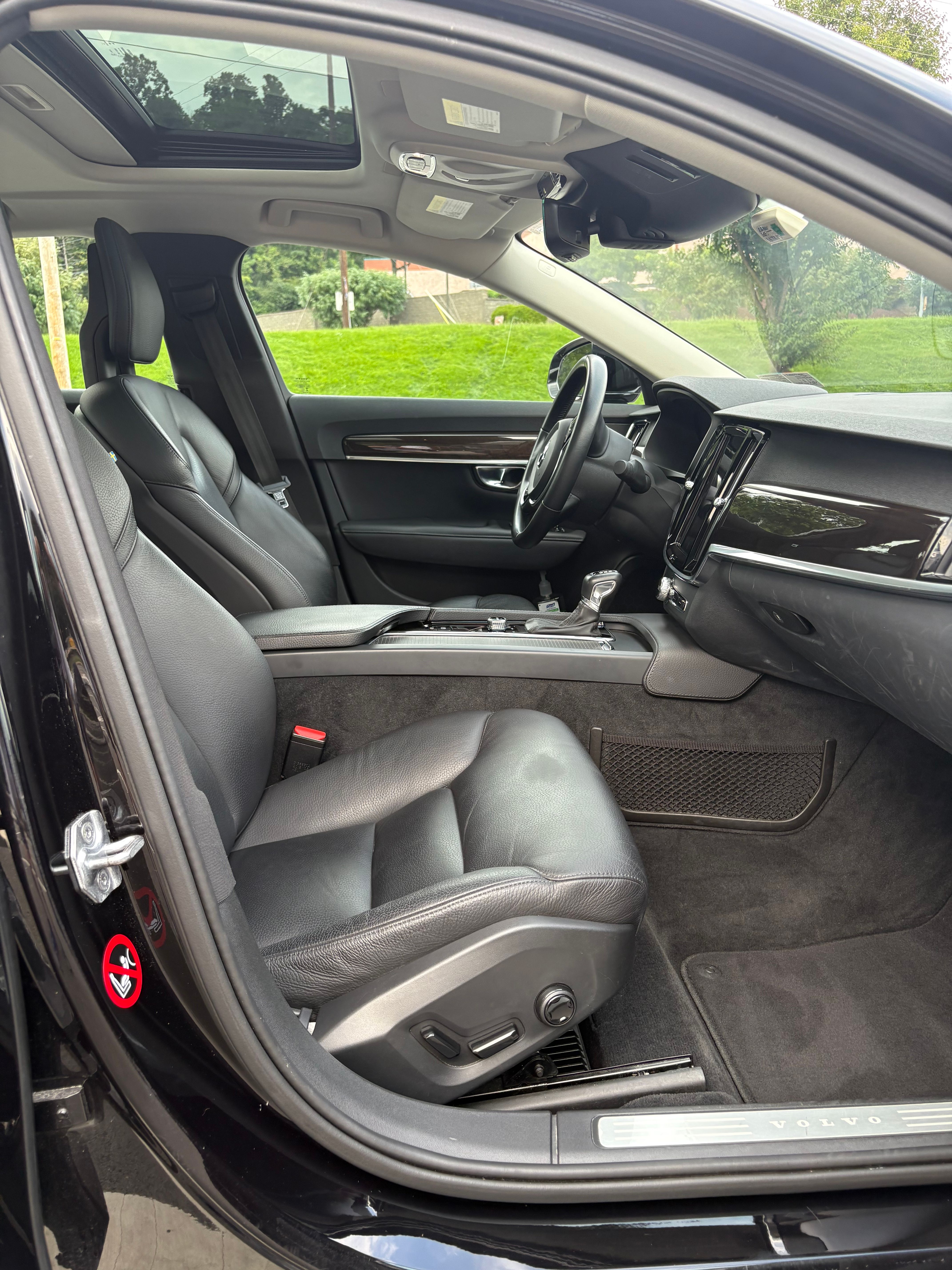 Used 2017 Volvo S90 T6 Momentum w/ Vision Package AWD/4WD image 15