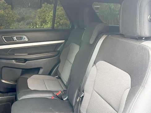 Used 2016 Ford Explorer XLT w/ Equipment Group 201A image 11