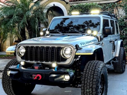 Used 2024 Jeep Wrangler Unlimited Rubicon 4xe image 4