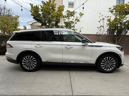 Used 2020 Lincoln Aviator Reserve w/ Elements Package Plus RWD image 1