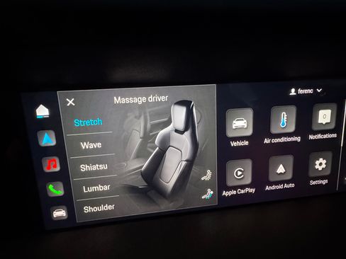 Used 2021 Porsche Taycan image 22