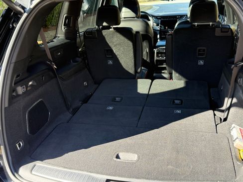 Used 2023 Jeep Grand Cherokee L Overland w/ Advanced Protech Group III image 8