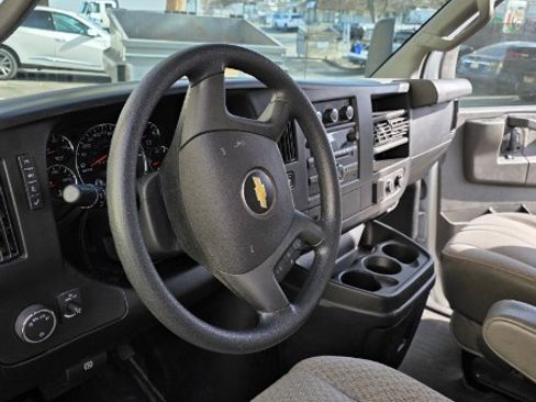 Used 2017 Chevrolet Express 3500 image 9