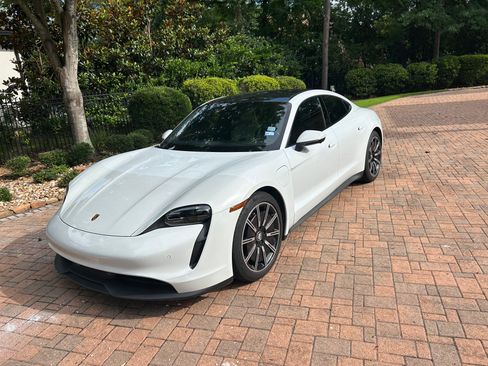 Used 2021 Porsche Taycan RWD image 11