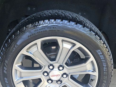 Used 2016 GMC Yukon Denali w/ Open Road Package AWD/4WD image 11