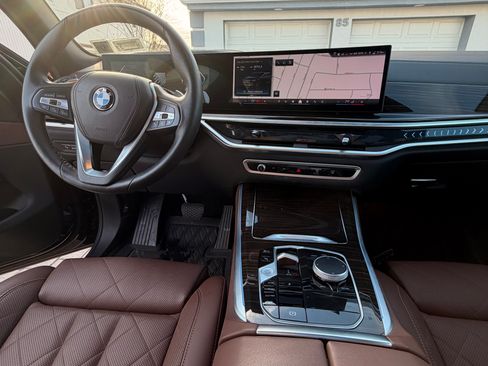 Used 2024 BMW X5 xDrive40i w/ Premium Package image 16