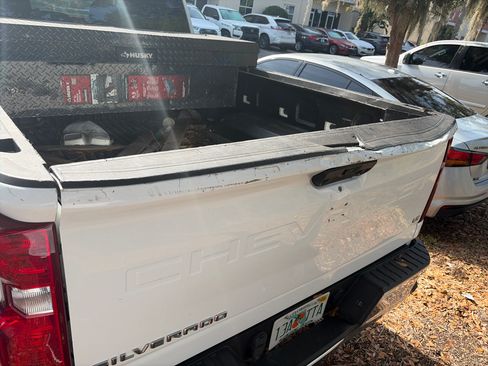 Used 2022 Chevrolet Silverado 2500 LT w/ Convenience Package image 10