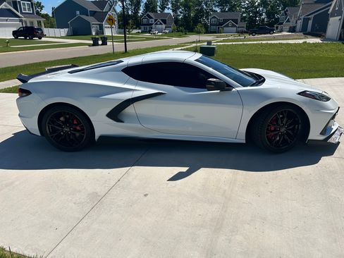 Used 2024 Chevrolet Corvette Stingray Preferred Cpe w/ Battery Protection Package RWD image 2