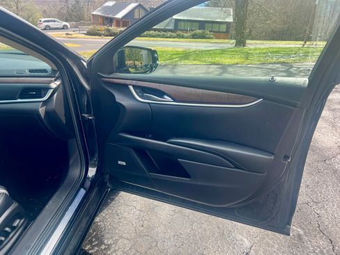Used 2018 Cadillac XTS Luxury FWD image 12