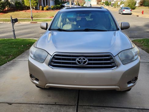Used 2010 Toyota Highlander Limited image 9