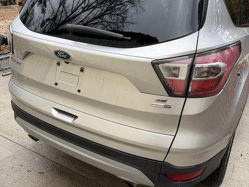 Used 2017 Ford Escape SE image 6