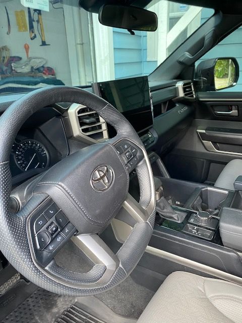 Used 2025 Toyota Tundra SR5 AWD/4WD image 10