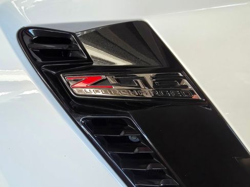 Used 2016 Chevrolet Corvette Z06 w/ 2LZ Preferred Equipment Group image 13
