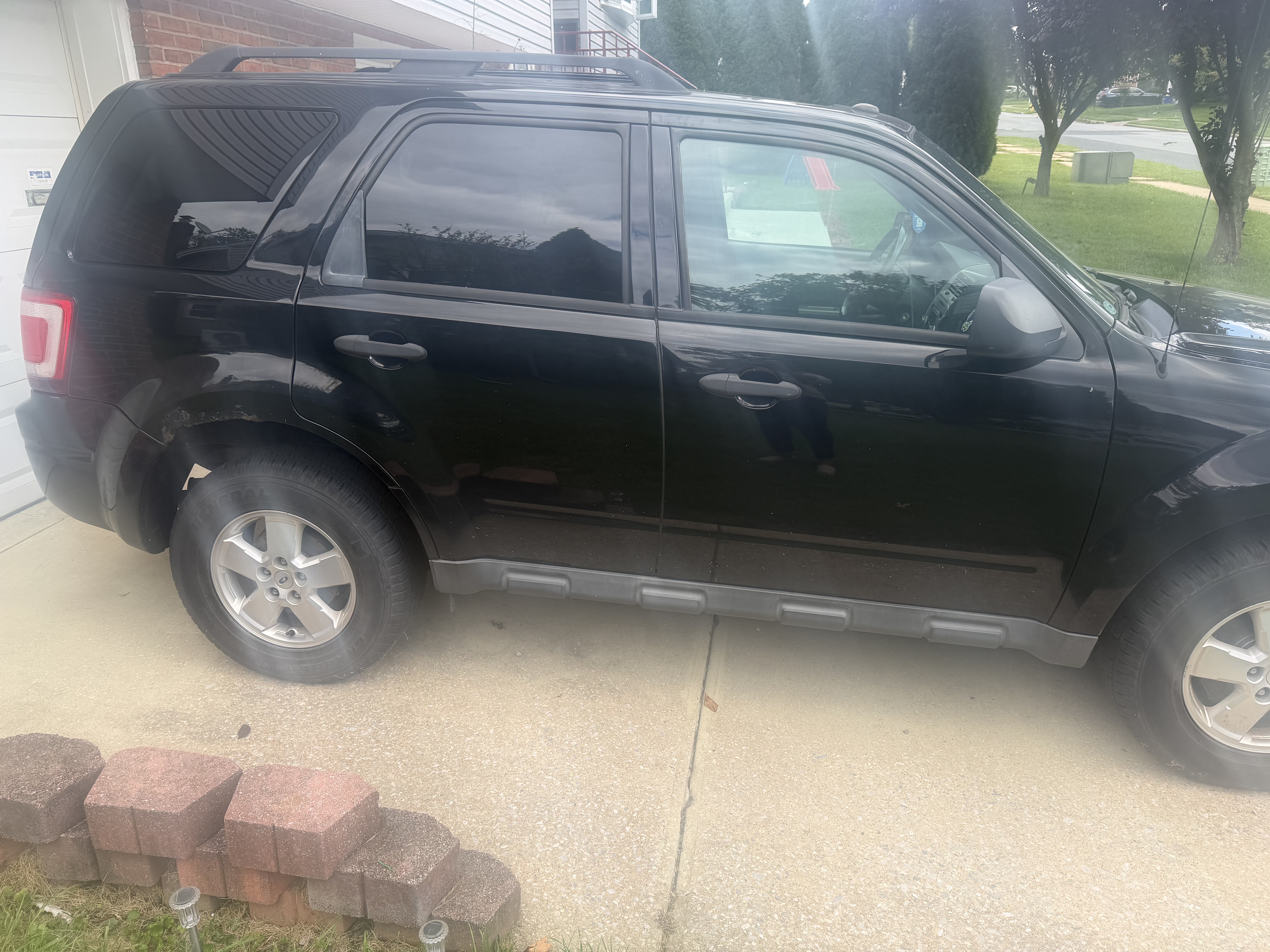 Used 2012 Ford Escape XLT FWD image 1