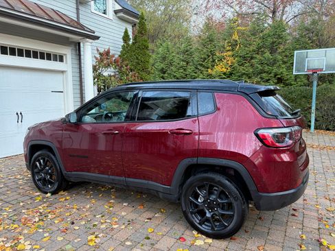 Used 2022 Jeep Compass Latitude image 11