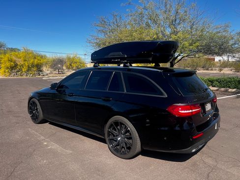 Used 2017 Mercedes-Benz E 400 E 400 4MATIC Wagon 4D image 4