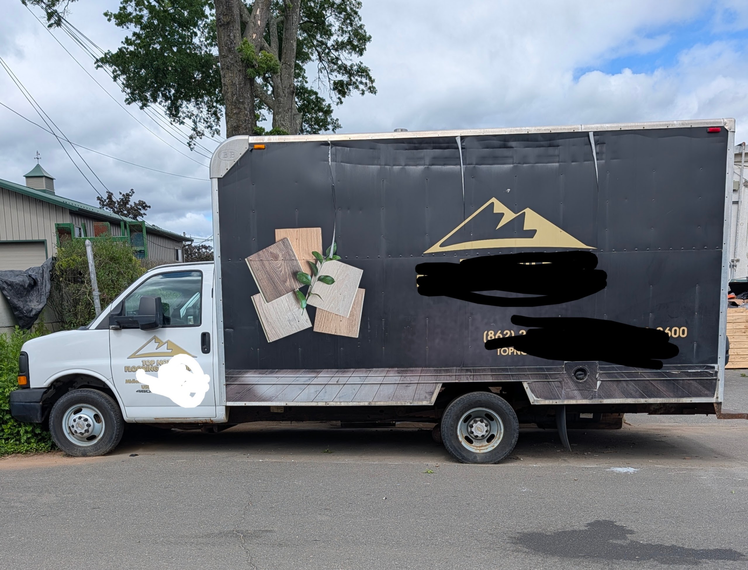 Used 2014 Chevrolet Express 4500 RWD image 1