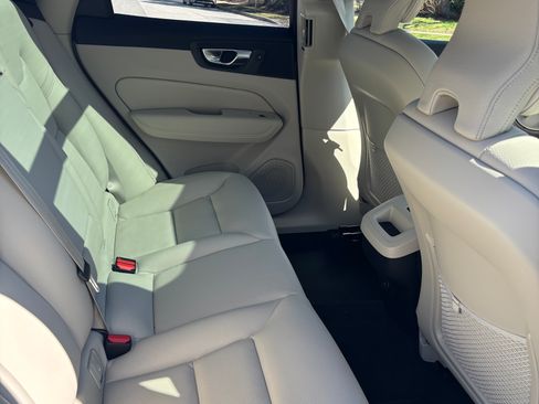 Used 2025 Volvo XC60 B5 Plus w/ Climate Package image 10