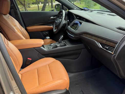 Used 2020 Cadillac XT4 Sport image 8